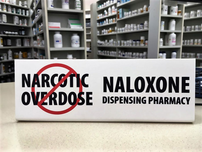 naloxone-distribution-with-clean-syringe-programs-saves-lives-of-opioid-users