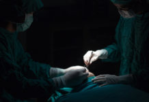 What happens when surgeons limit postoperative opioid prescriptions?