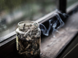 how_can_thirdhand_smoke_affect_human_health_720