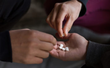Teens in danger as opioid use creates heroin addiction risk Teens in danger as opioid use creates heroin addiction risk